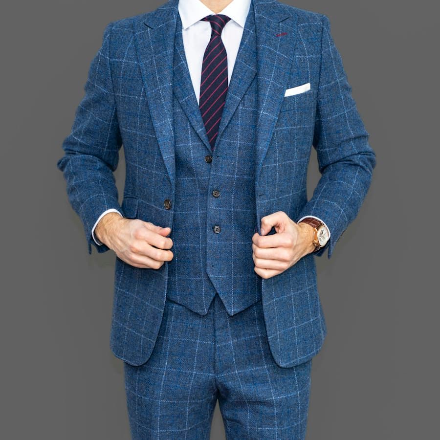 Sartoriale Roma Double-Breasted Blazer in Nero Profondo editorial front view